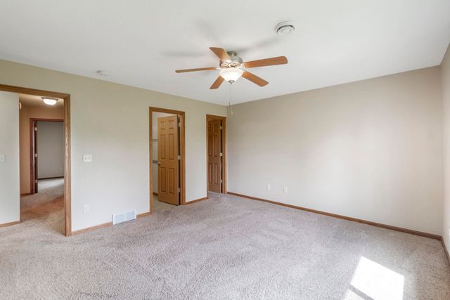4102 Legacy Ln Unit 1, Cedar Falls, IA 50613
