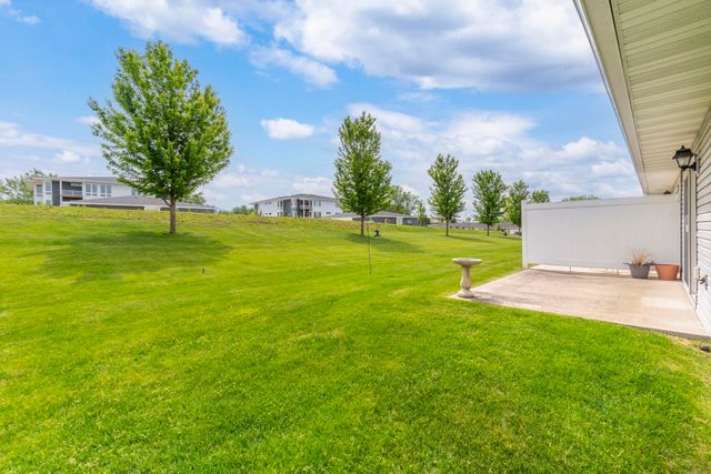 4102 Legacy Ln Unit 1, Cedar Falls, IA 50613