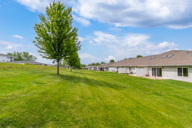 4102 Legacy Ln Unit 1, Cedar Falls, IA 50613