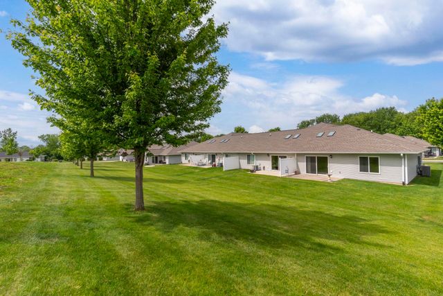 4102 Legacy Ln Unit 1, Cedar Falls, IA 50613