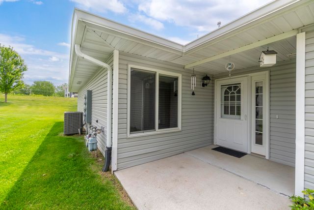 4102 Legacy Ln Unit 1, Cedar Falls, IA 50613