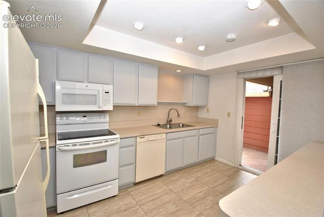 488 W Rockrimmon Boulevard G, Colorado Springs, CO 80919