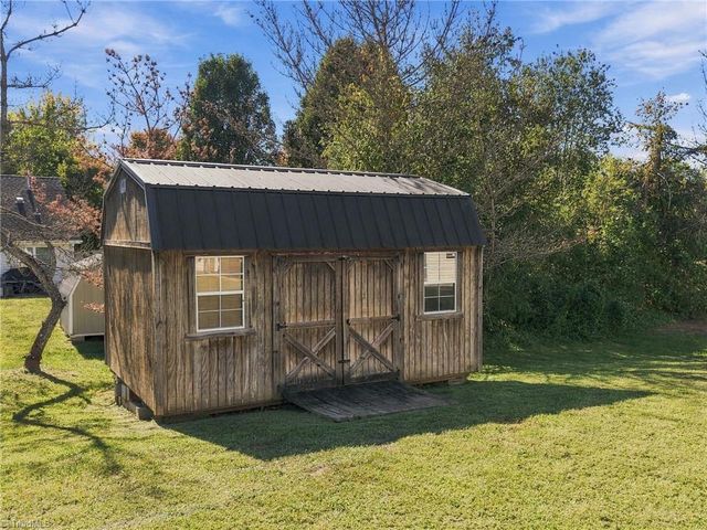 6005 Elderbush Drive, Greensboro, NC 27405