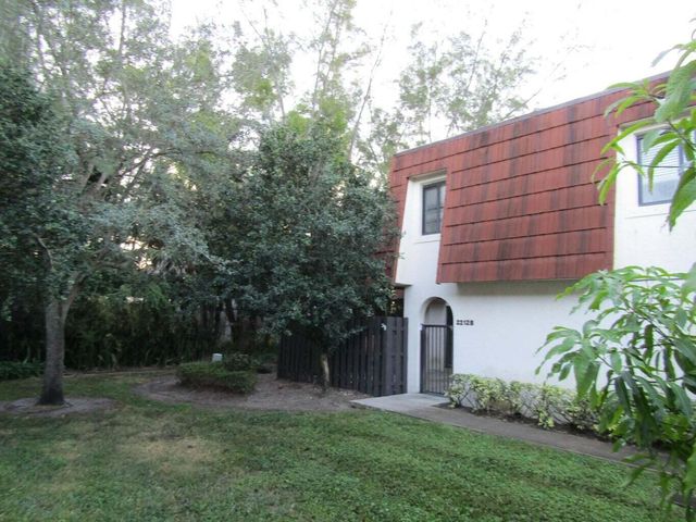 2212 White Pine Circle B, Greenacres, FL 33415