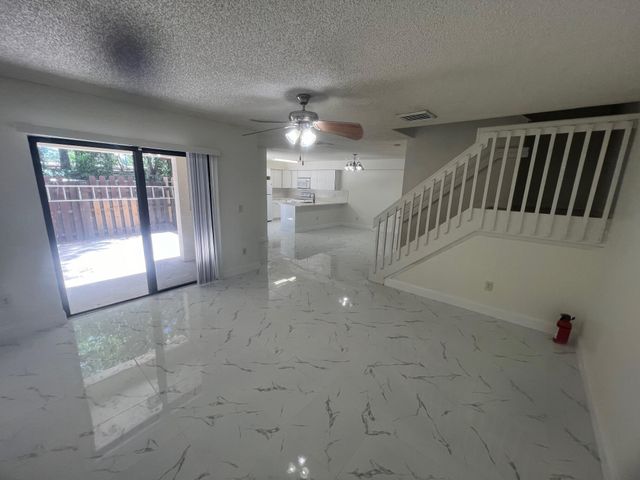 2212 White Pine Circle B, Greenacres, FL 33415