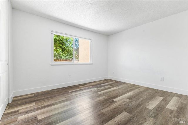 594 Santa Alicia Dr, Rohnert Park, CA 94928