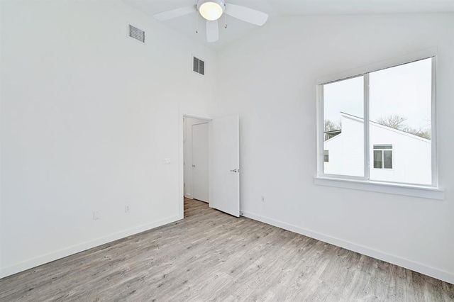 705 N Bluff DR 11, Austin, TX 78745