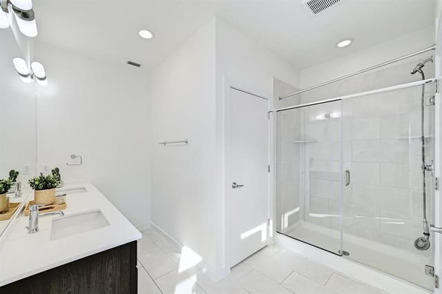 705 N Bluff DR 11, Austin, TX 78745