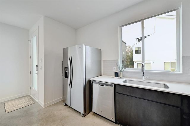 705 N Bluff DR 11, Austin, TX 78745