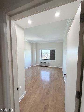 1 Carriage City Plz 908, Rahway City, NJ 07065
