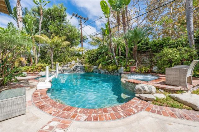 2802 Shantar, Costa Mesa, CA 92626