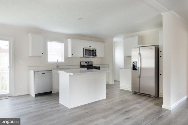 6 DOVER CIR, Clayton, DE 19938