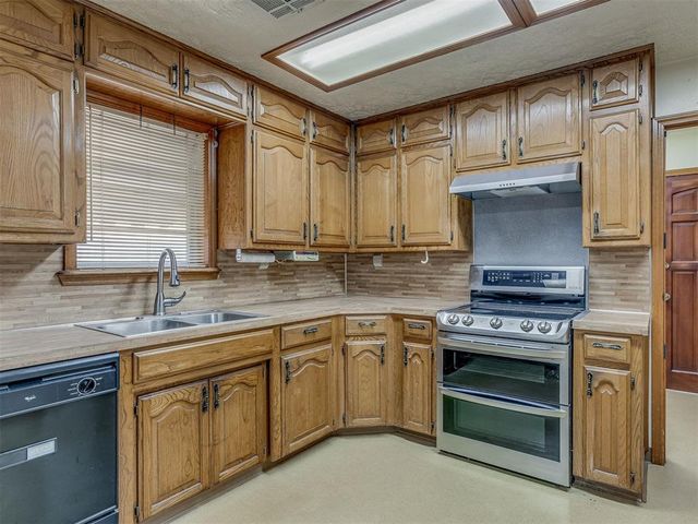 917 S Luther Road, Choctaw, OK 73020