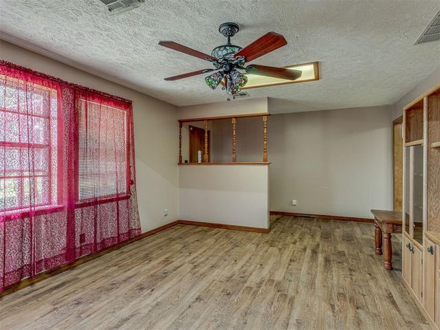 917 S Luther Road, Choctaw, OK 73020