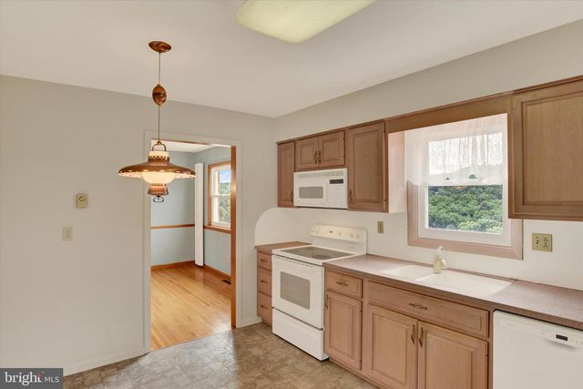 428 LEWISBERRY RD, New Cumberland, PA 17070