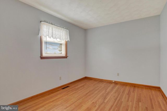 428 LEWISBERRY RD, New Cumberland, PA 17070