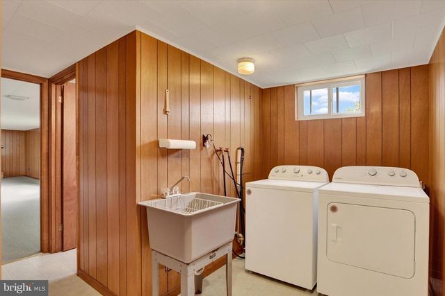 428 LEWISBERRY RD, New Cumberland, PA 17070