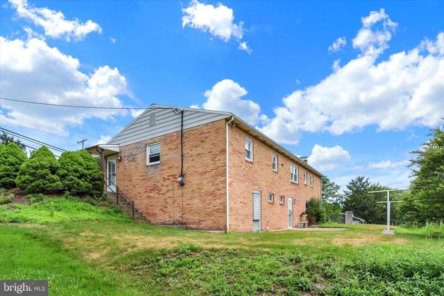 428 LEWISBERRY RD, New Cumberland, PA 17070