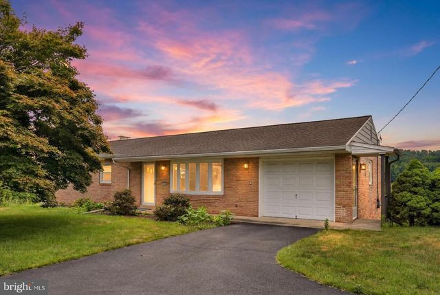 428 LEWISBERRY RD, New Cumberland, PA 17070
