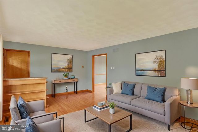 428 LEWISBERRY RD, New Cumberland, PA 17070