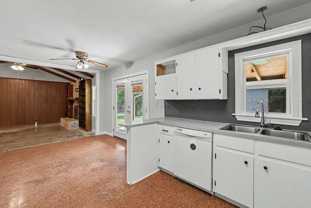 1811 Terry LN, Georgetown, TX 78628