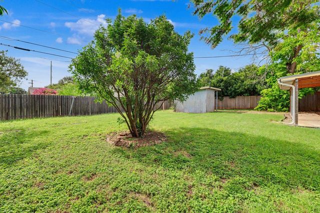 1811 Terry LN, Georgetown, TX 78628