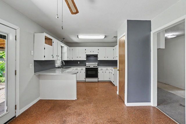 1811 Terry LN, Georgetown, TX 78628