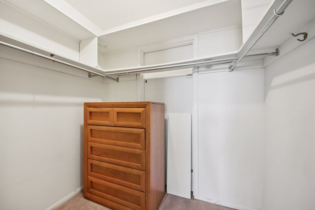 7141 N Kedzie Avenue 1213, Chicago, IL 60645