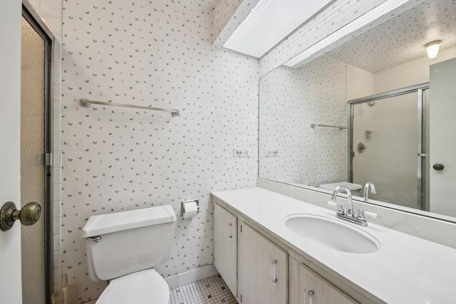 7141 N Kedzie Avenue 1213, Chicago, IL 60645