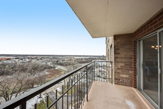 7141 N Kedzie Avenue 1213, Chicago, IL 60645