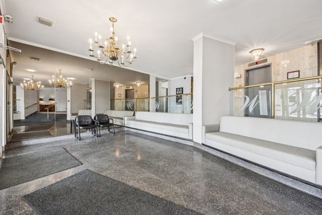 7141 N Kedzie Avenue 1213, Chicago, IL 60645