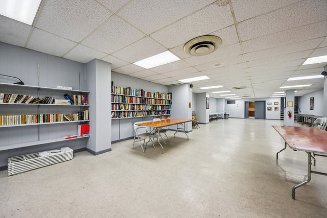 7141 N Kedzie Avenue 1213, Chicago, IL 60645