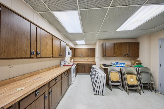 7141 N Kedzie Avenue 1213, Chicago, IL 60645