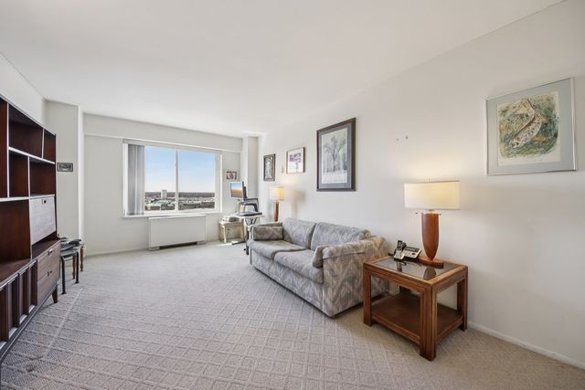 7141 N Kedzie Avenue 1213, Chicago, IL 60645