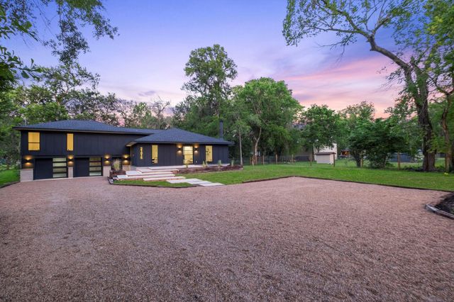 21015 Britt Oaks Drive, Alvin, TX 77511