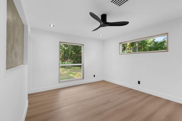 21015 Britt Oaks Drive, Alvin, TX 77511