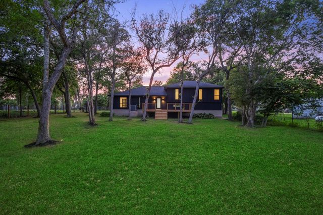 21015 Britt Oaks Drive, Alvin, TX 77511