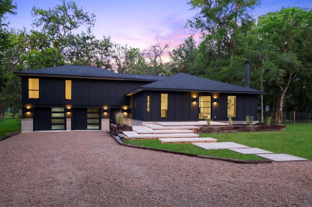 21015 Britt Oaks Drive, Alvin, TX 77511