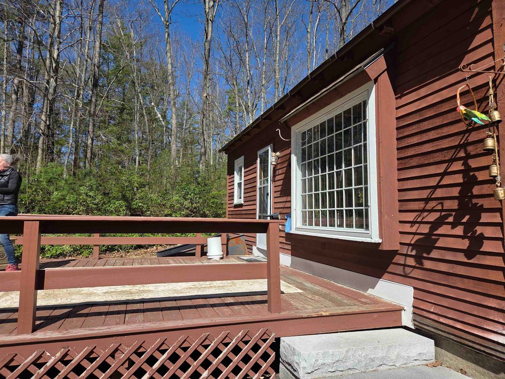 Image 4 of property listing at 43 Casalis Road, Peterborough, NH 03458