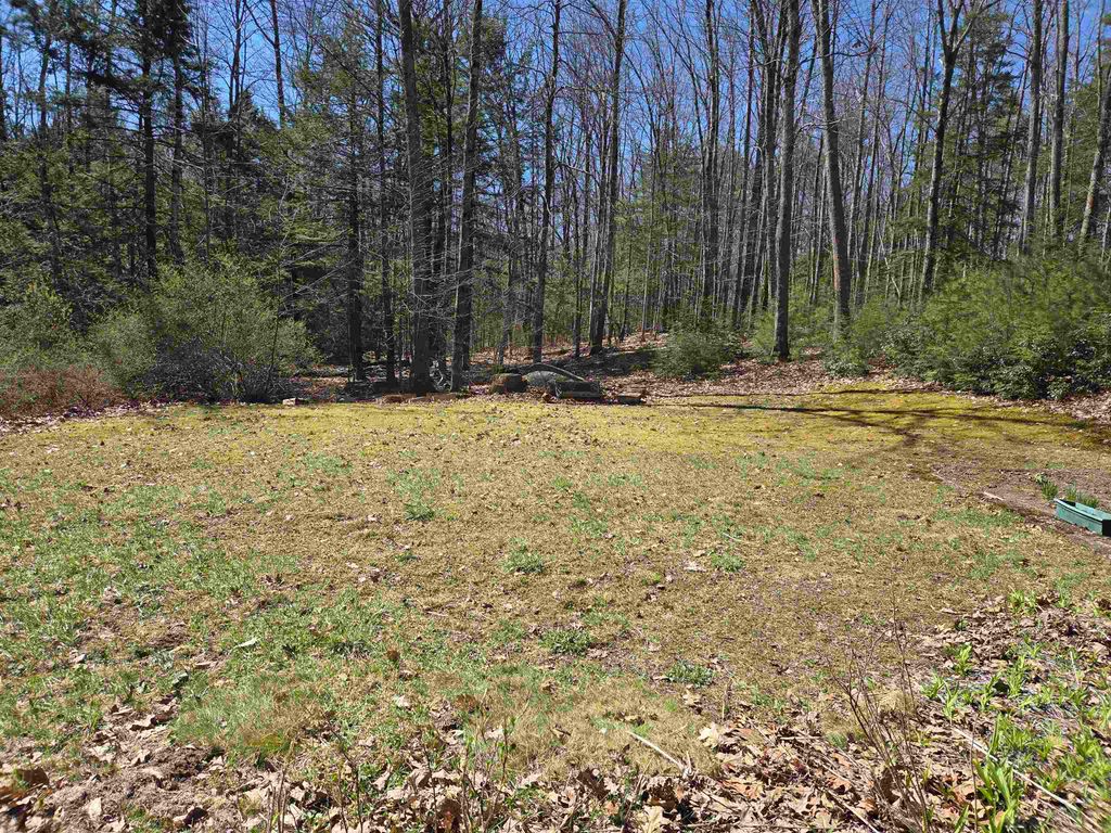 Image 5 of property listing at 43 Casalis Road, Peterborough, NH 03458