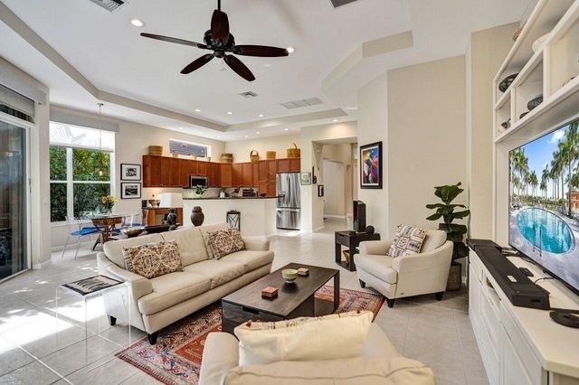 9625 Via Elegante, Wellington, FL 33411