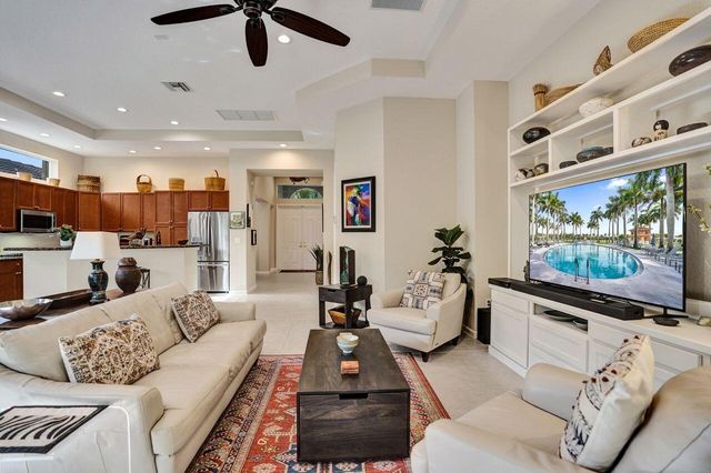 9625 Via Elegante, Wellington, FL 33411
