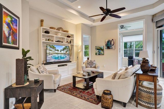 9625 Via Elegante, Wellington, FL 33411