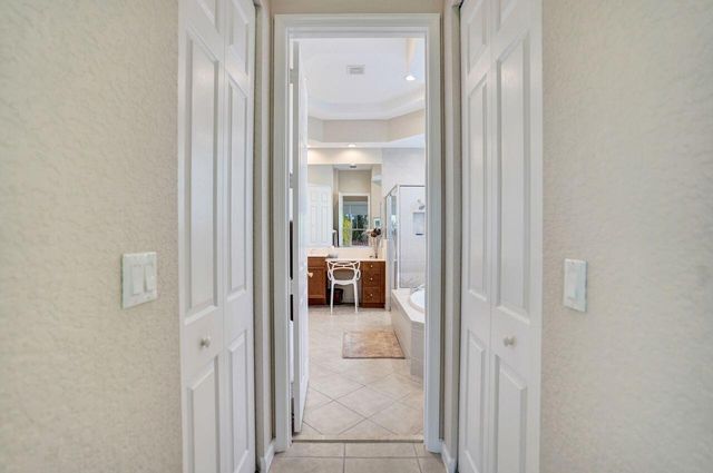 9625 Via Elegante, Wellington, FL 33411