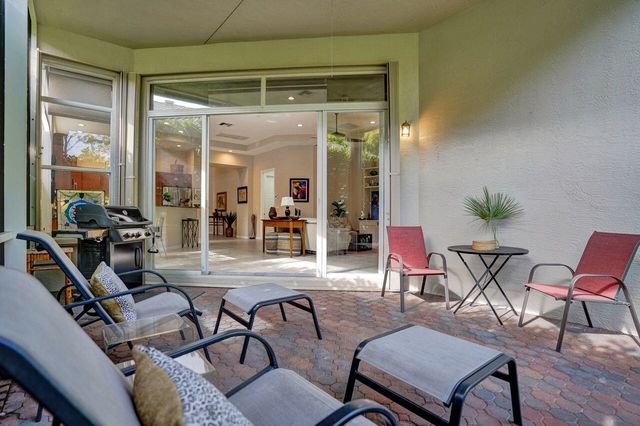 9625 Via Elegante, Wellington, FL 33411