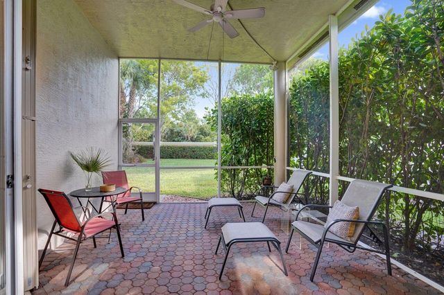 9625 Via Elegante, Wellington, FL 33411