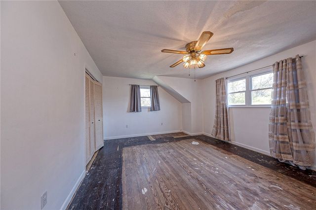 814 N 2nd St, Jeannette, PA 15644
