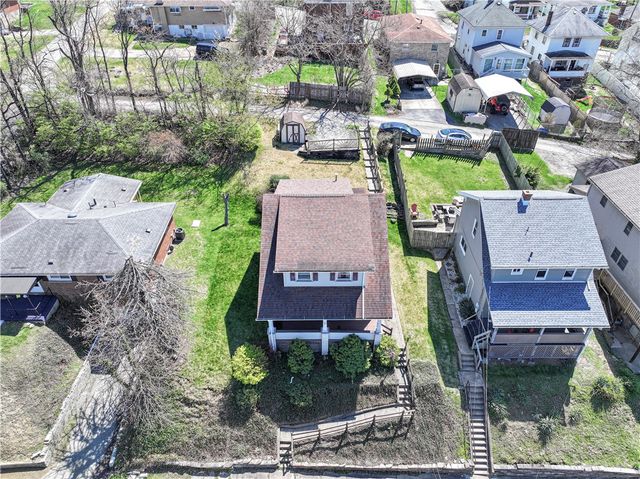 814 N 2nd St, Jeannette, PA 15644