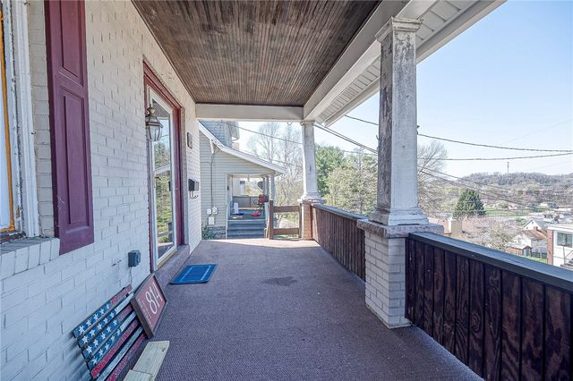 814 N 2nd St, Jeannette, PA 15644