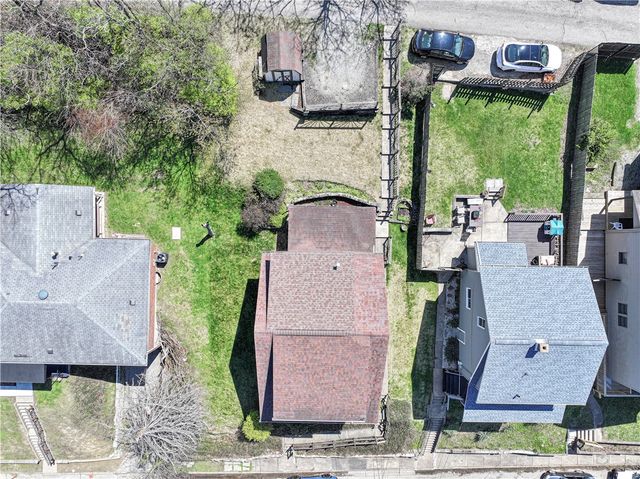814 N 2nd St, Jeannette, PA 15644